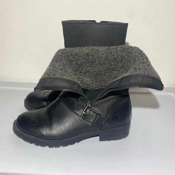 Black Leather Mid-Calf Boots - Picture 5 of 5